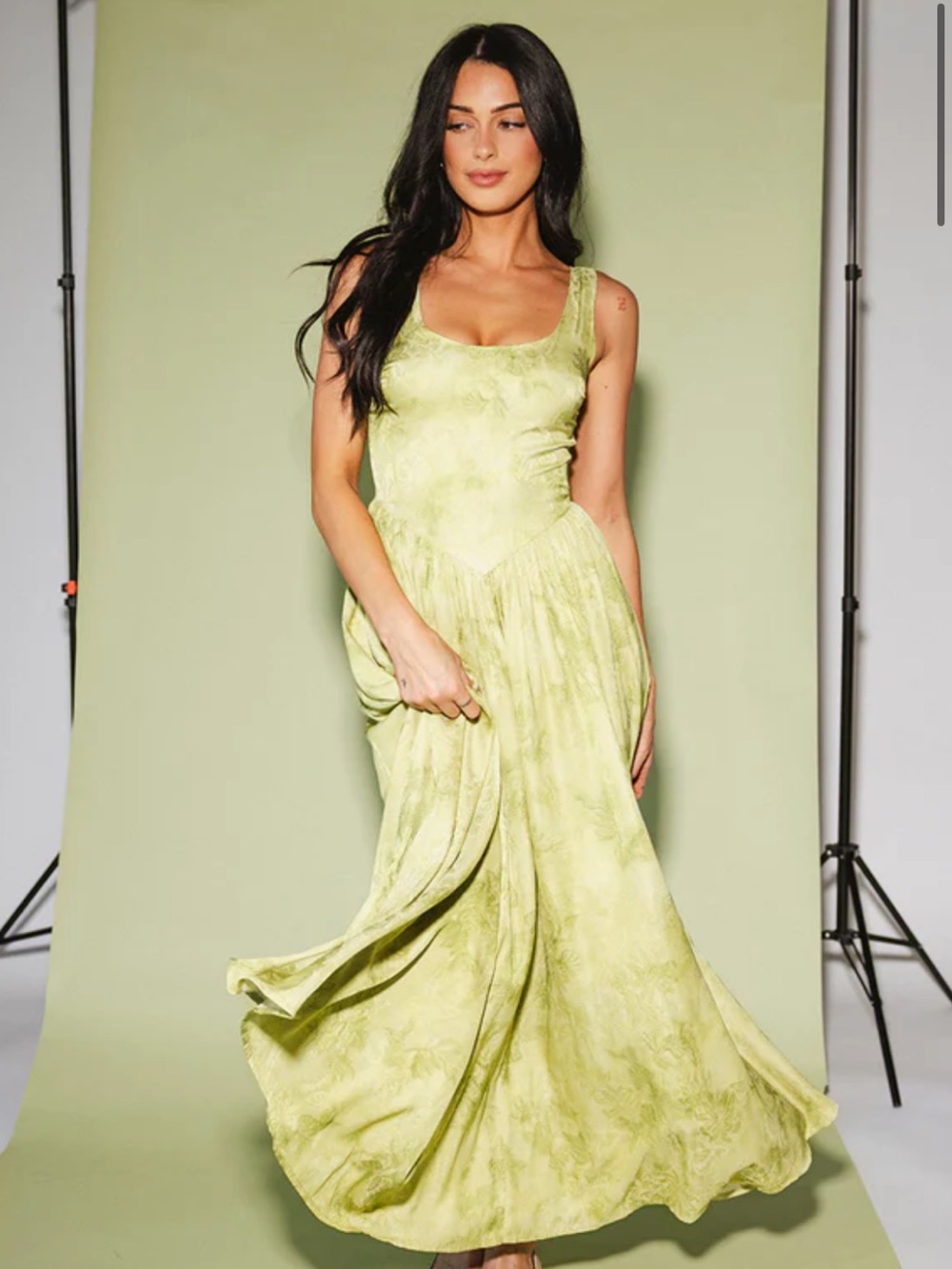 Sleeveless Light Lime Maxi Dress with Scoop Neck romantic style
